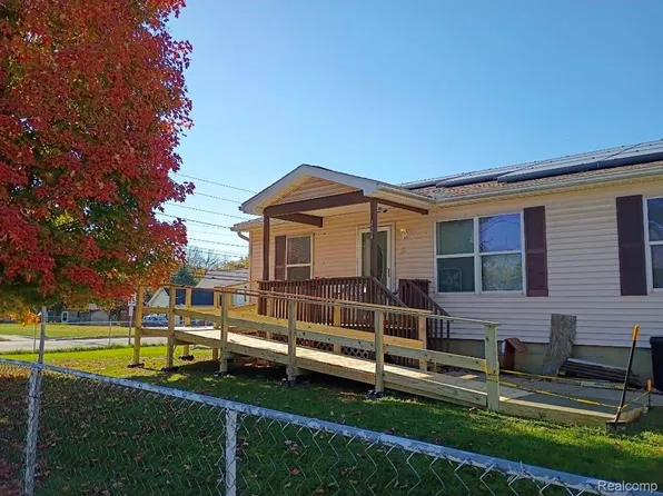 424 Maple St, Owosso, MI 48867