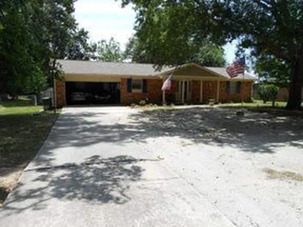 1351 Oakdale Dr, Griffin, GA 30224