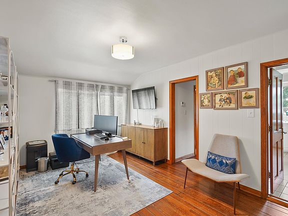 5th image of 2924 Manning Ave