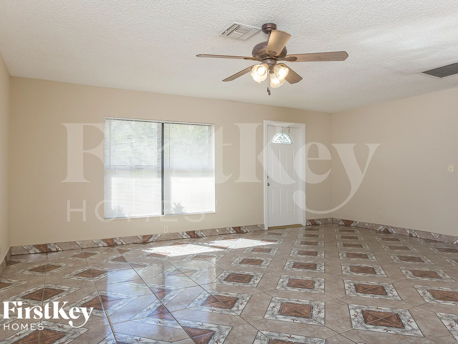 3 bed, 2.0 bath, 1418 sqft, $2,275 — Photo 3