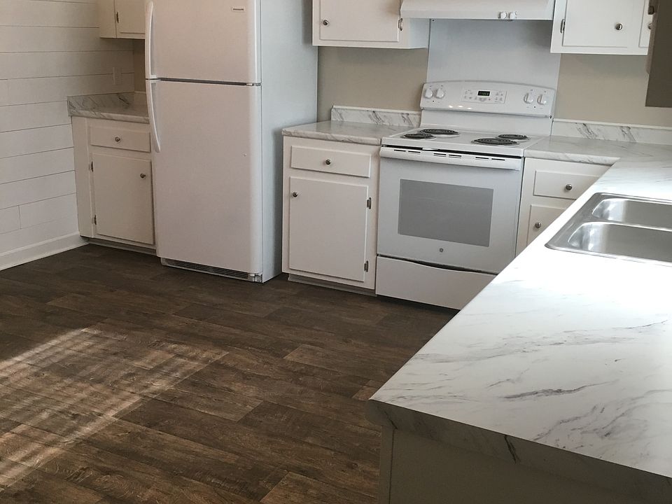 Large eat-in kitchen