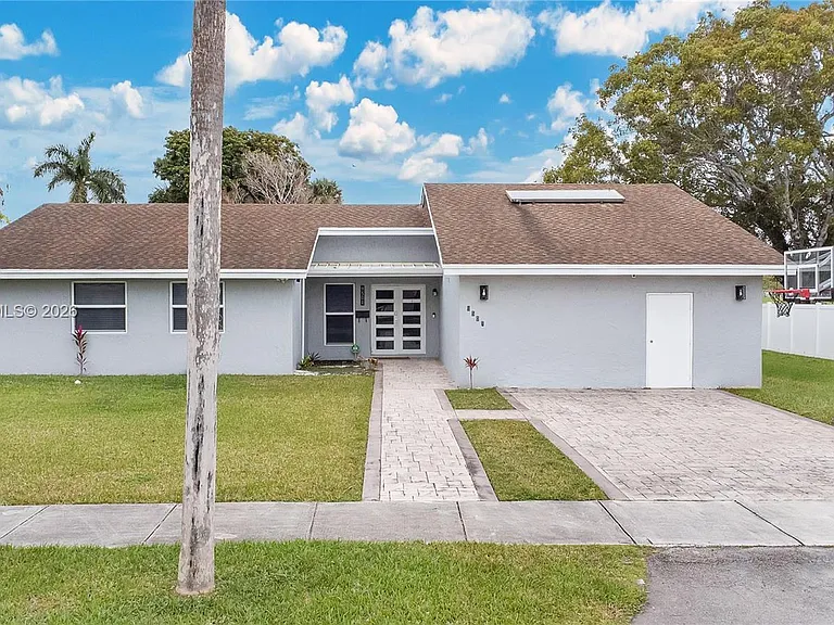 9501 Palmetto Club Ln E — Photo 38