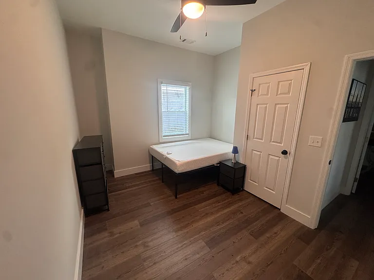 2119 Harden St #B — Photo 10