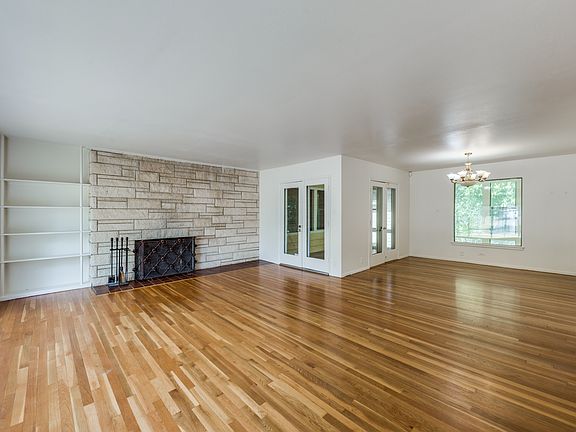 2nd image of 717 Canterbury Hill St