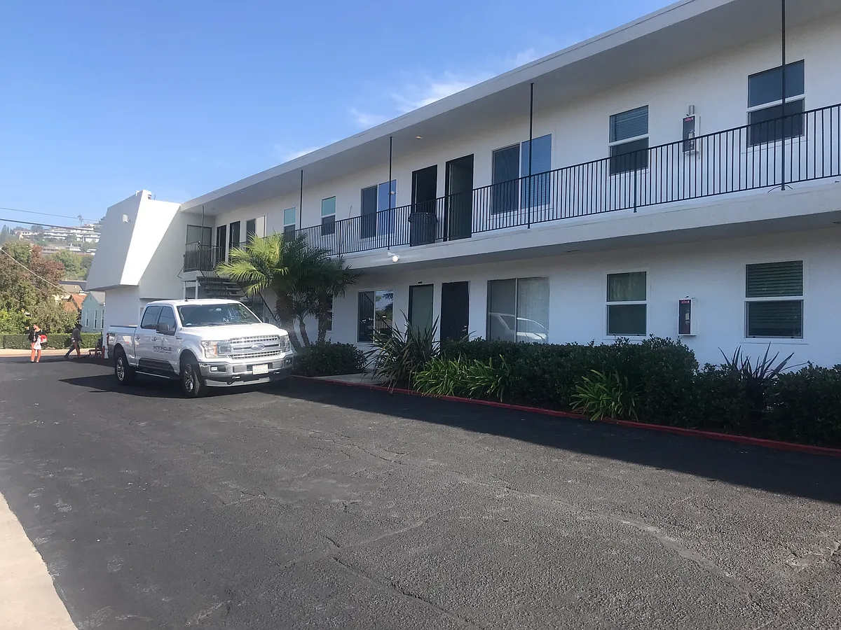 Building Photo - Now Available 1 & 2 Bedroom Renovated Apts!