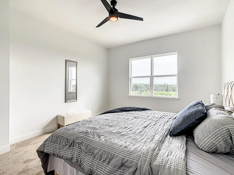 15707 Vetta Dr — Photo 75