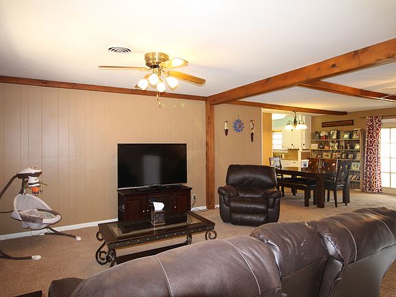 3rd image of 1512 S Winds Dr