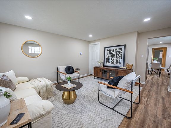 4th image of 106 Blythe Rd S