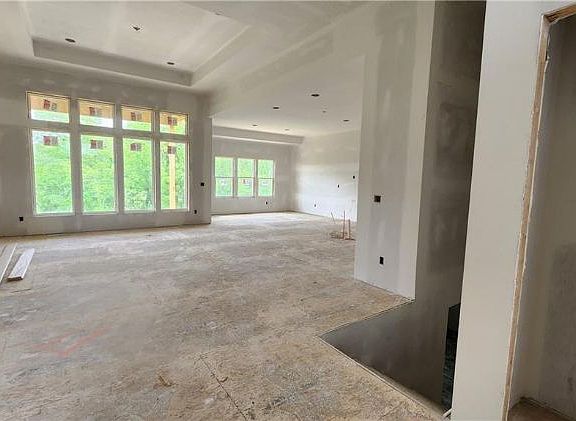 5th image of 8009 Payne St