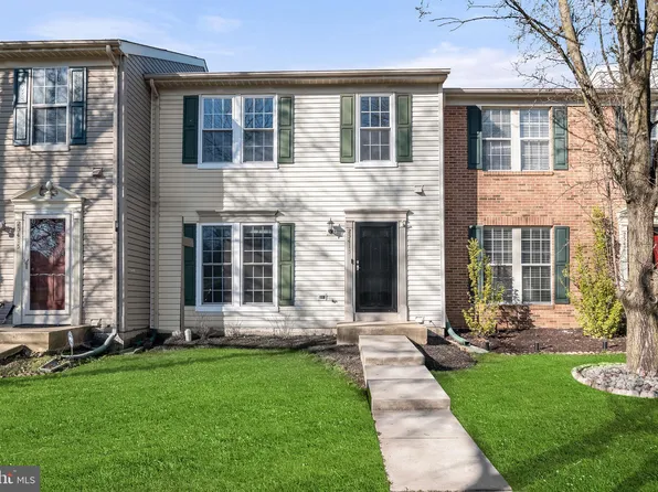 25413 Morse Dr, Chantilly, VA 20152