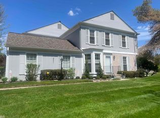 1343 Autumn Ln, Rochester, MI 48306