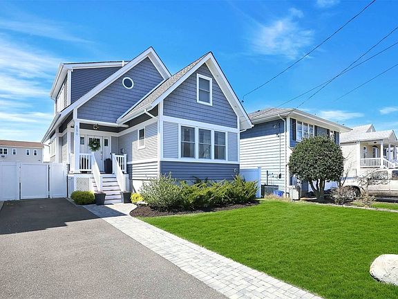 5th image of 586 Fire Island Ave
