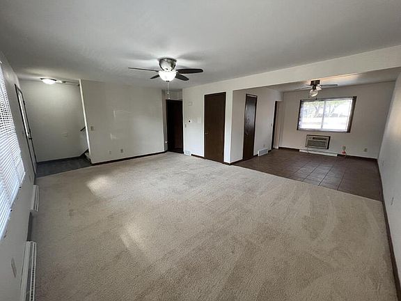 3rd image of 536 Melody Ln APT 1
