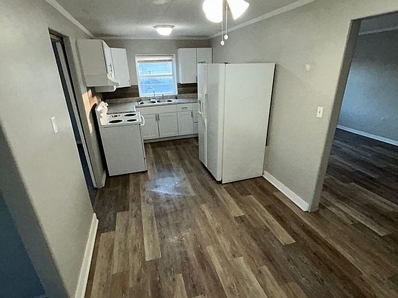 2nd image of 309 W Locust St #3B