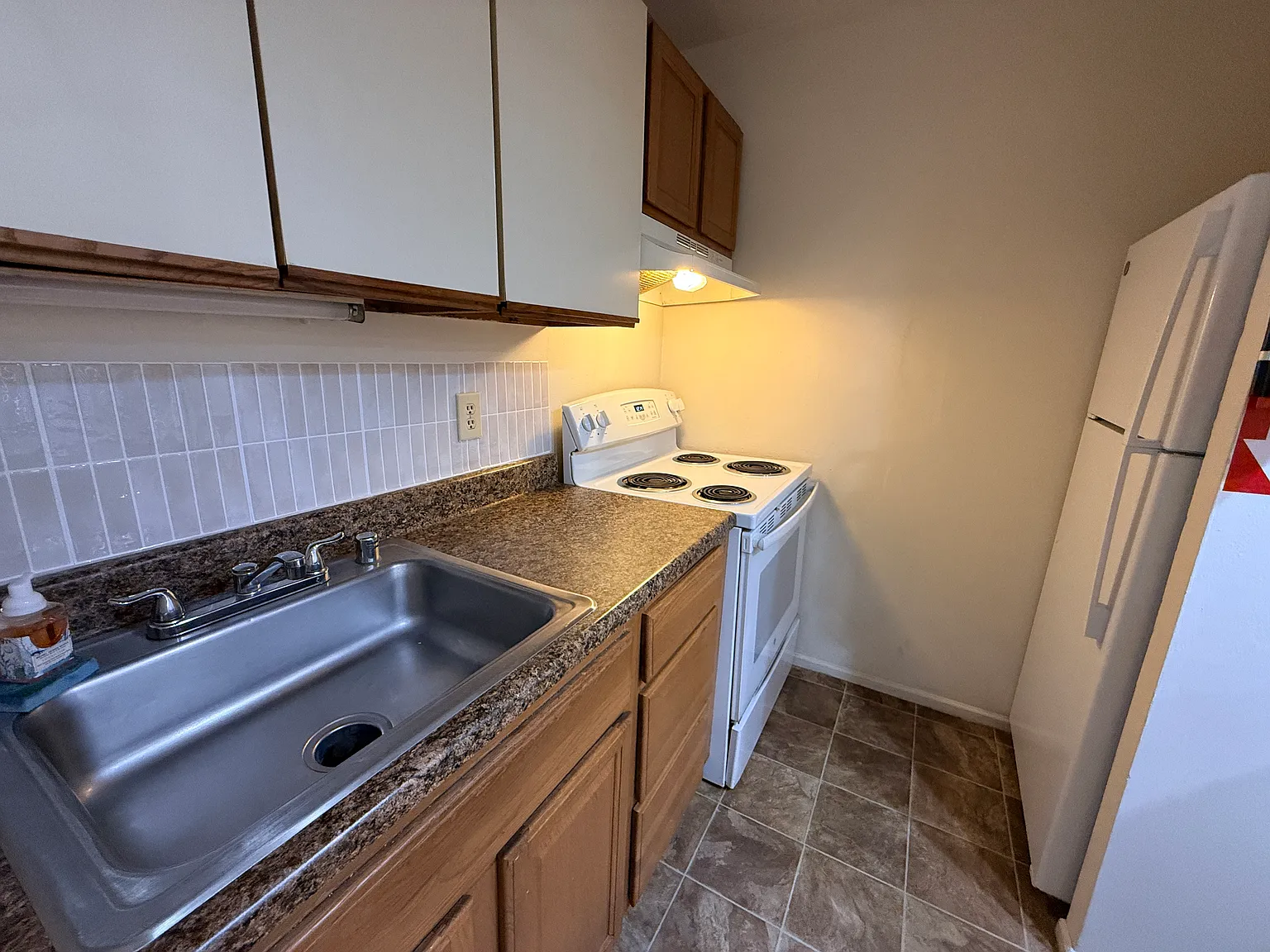 1 bed, 700 sqft, $1,700 — Photo 4