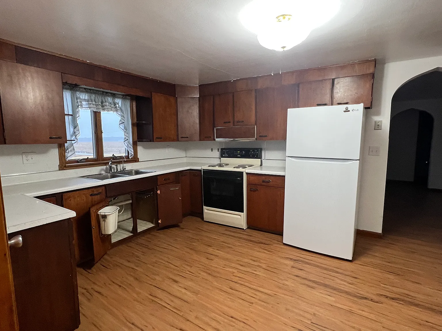 2 bed, 1304 sqft, $1,300 — Photo 3