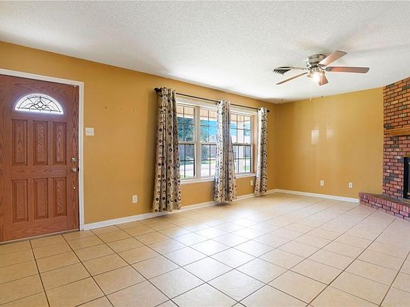 2nd image of 3902 Ken Dr