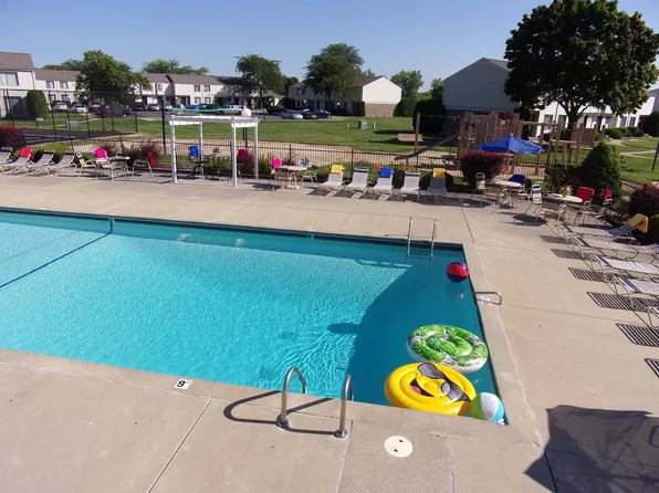 Waters Landing Apartments, 42201 Harbour Towne Dr #54279-2, Saginaw, MI 48603