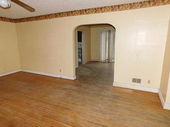 4th image of 136 Elkhorn Dr