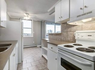 Uplands Manor, Calgary, AB T2T 0R8