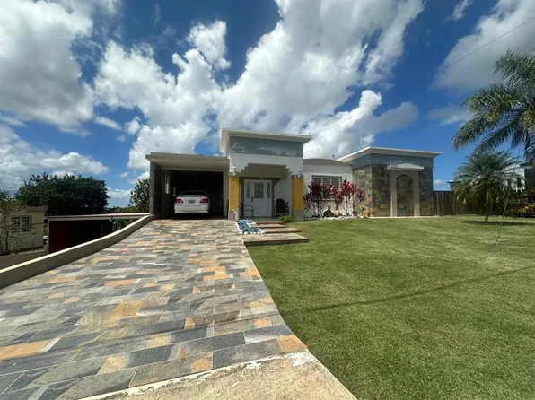 435 Calabazas, San Sebastian, PR 00685