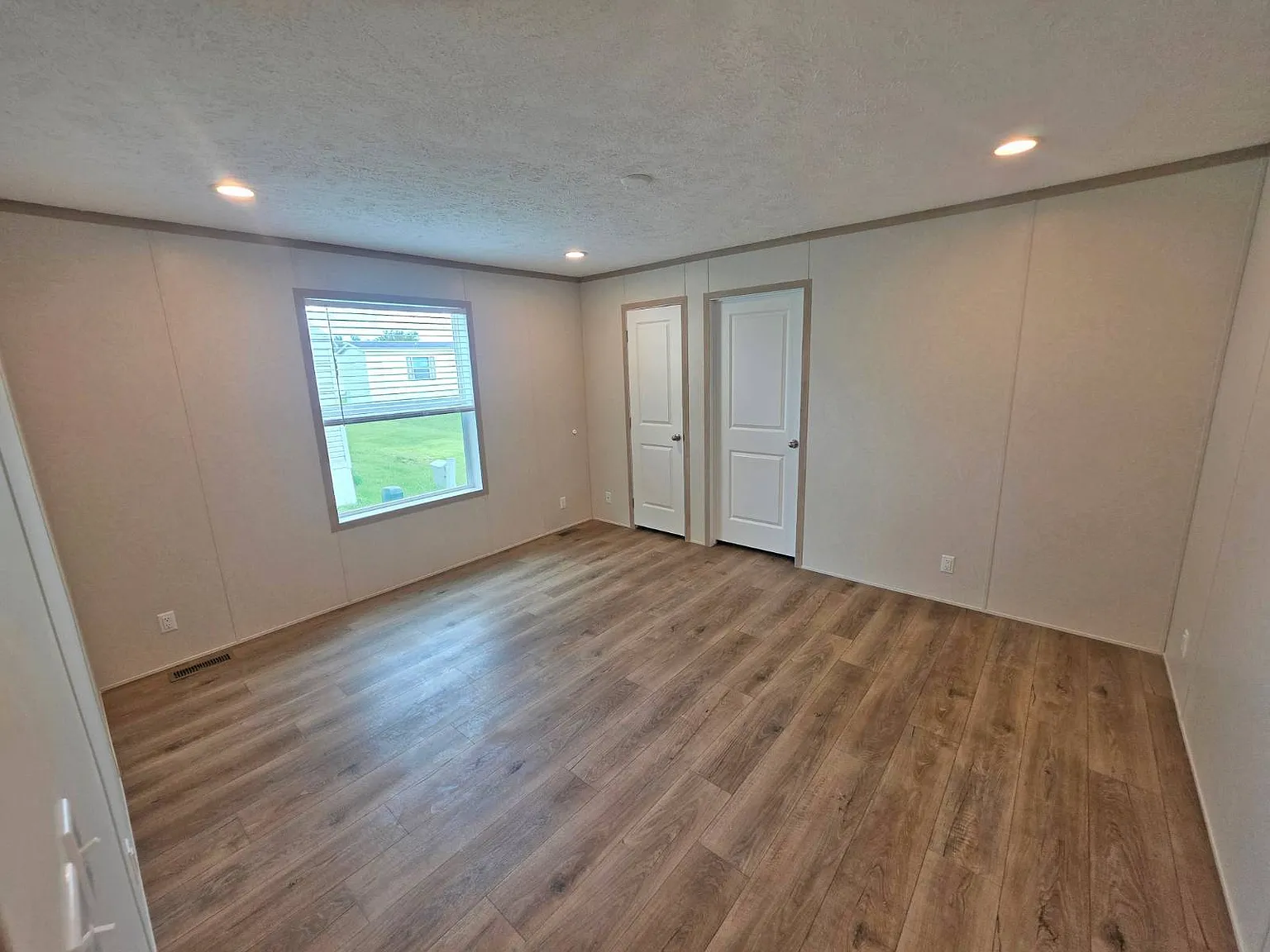 3 bed, 2.0 bath, 1140 sqft, $1,500 — Photo 3