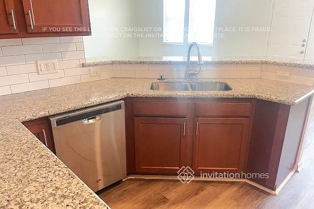 18702 Walden Glen Cir — Photo 5