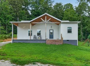 1047 Old County House Rd, Charlotte, TN 37036