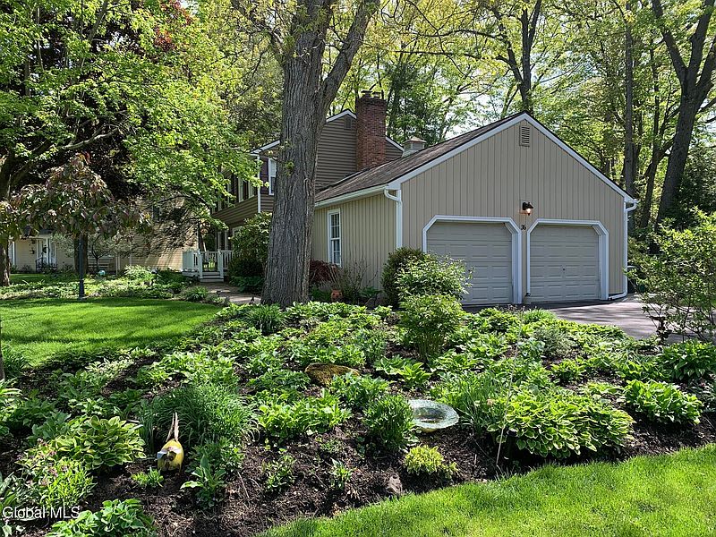 5th image of 36 Carriage Road