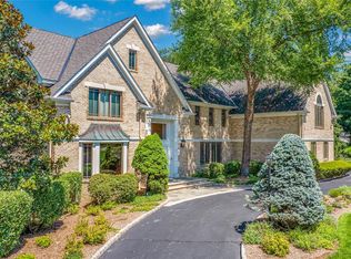 837 Apple Ridge Rd, Franklin Lakes, NJ 07417