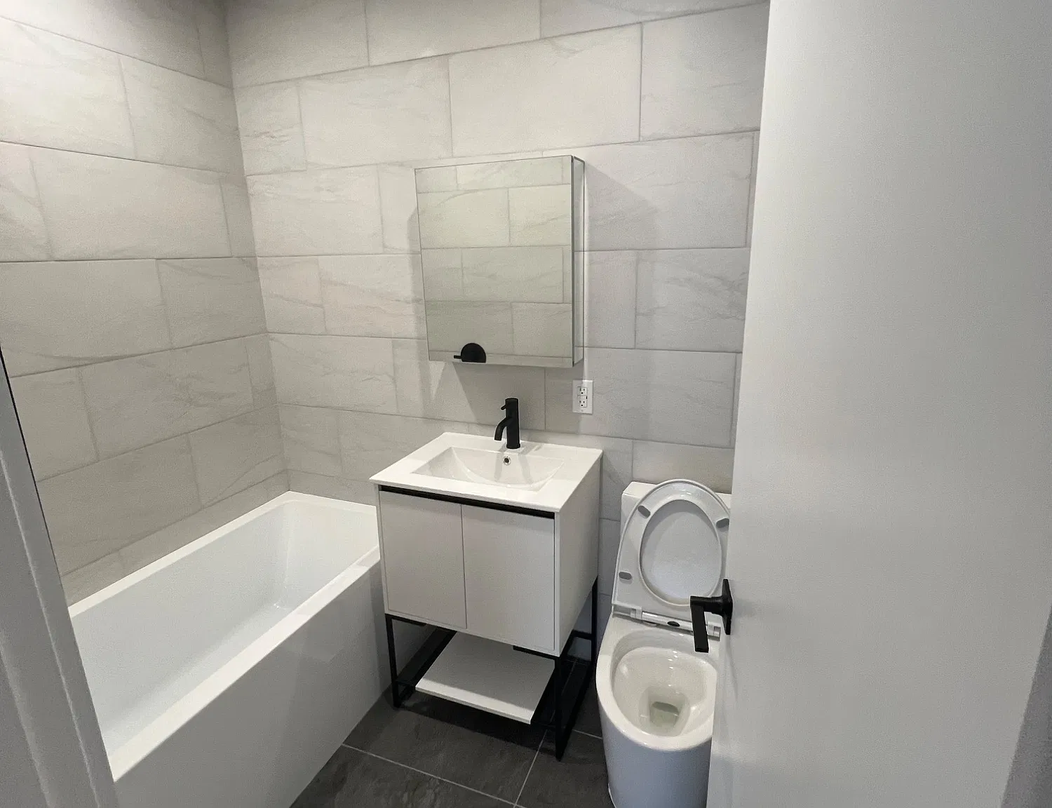Studio, $2,493 — Photo 2