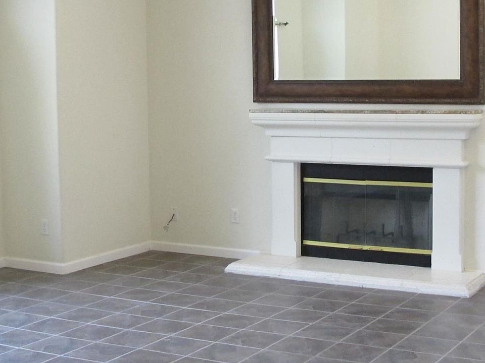 2nd image of 2846 E Waterford Ave