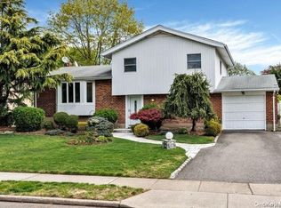 10 Herkimer Ave, Jericho, NY 11753