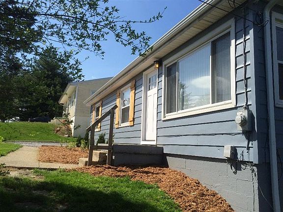 3rd image of 5811 Green Dr