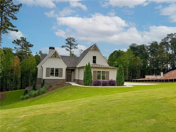 105 Forest Berry Ct, Newnan, GA 30265