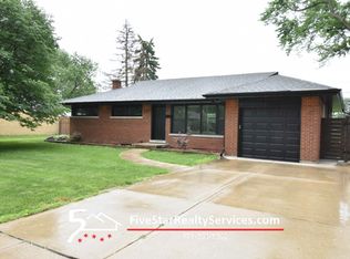 901 W Milburn Ave, Mount Prospect, IL 60056