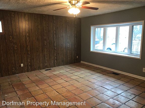 2nd image of 6049 Ruskin Pl W
