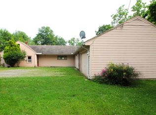 10210 Stone Rd, Valley View, OH 44125