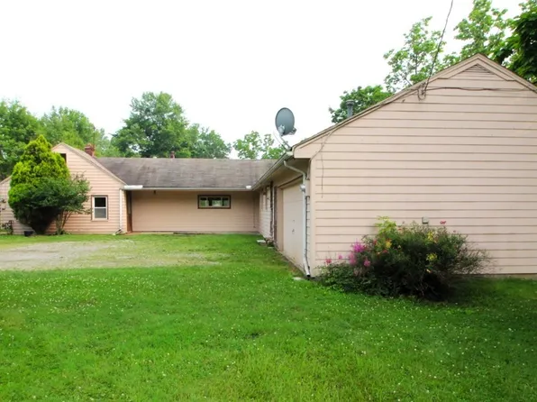 10210 Stone Rd, Valley View, OH 44125