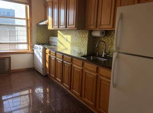 3424 32nd St #2, Astoria, NY 11106