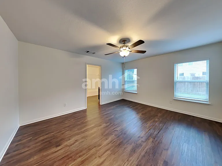 1564 Breanna Ln — Photo 7