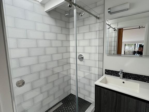 5th image of 2523 Folsom St #B