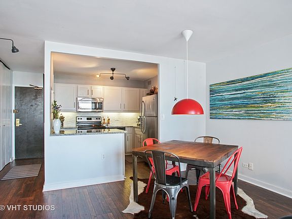 5th image of 3930 N Pine Grove Ave APT 2213