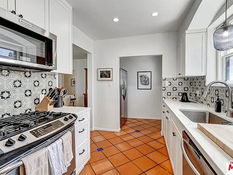 3622 Veteran Ave — Photo 10