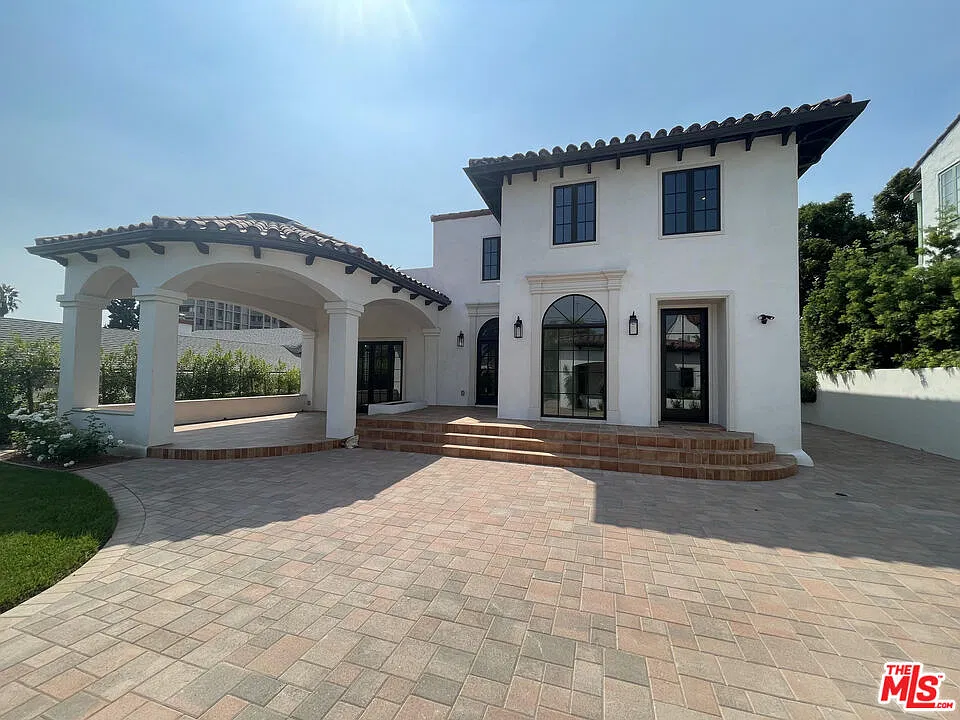 3 bed, 3.5 bath, 2880 sqft, $15,000 — Photo 4