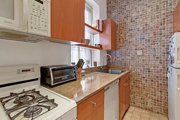 1st image of 107 W 82nd St APT 1D