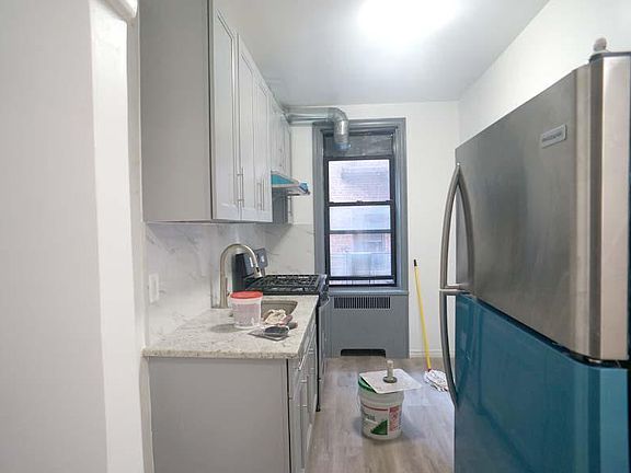 4th image of 14416 35th Ave #E