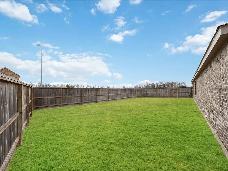 4907 Gentle Creek Ct — Photo 33