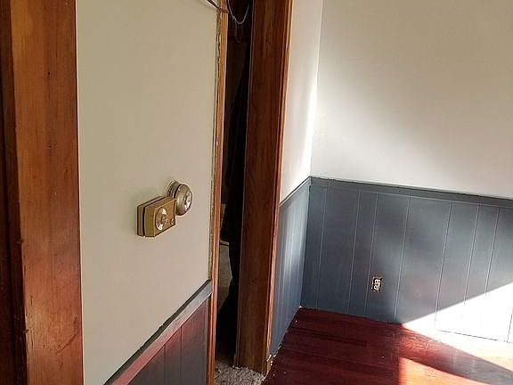 5th image of 304 Park St