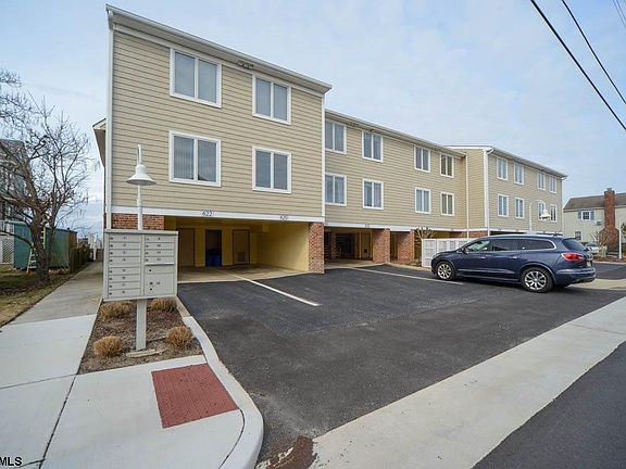 2nd image of 620 Pleasure Ave #620